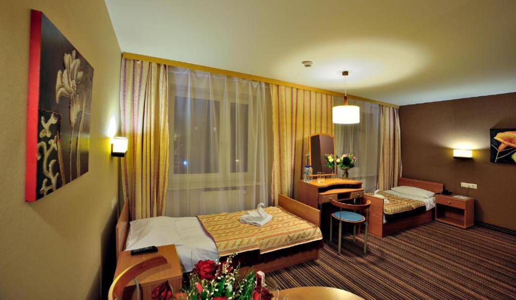 Hotel Partner Mińsk Mazowiecki Extérieur photo
